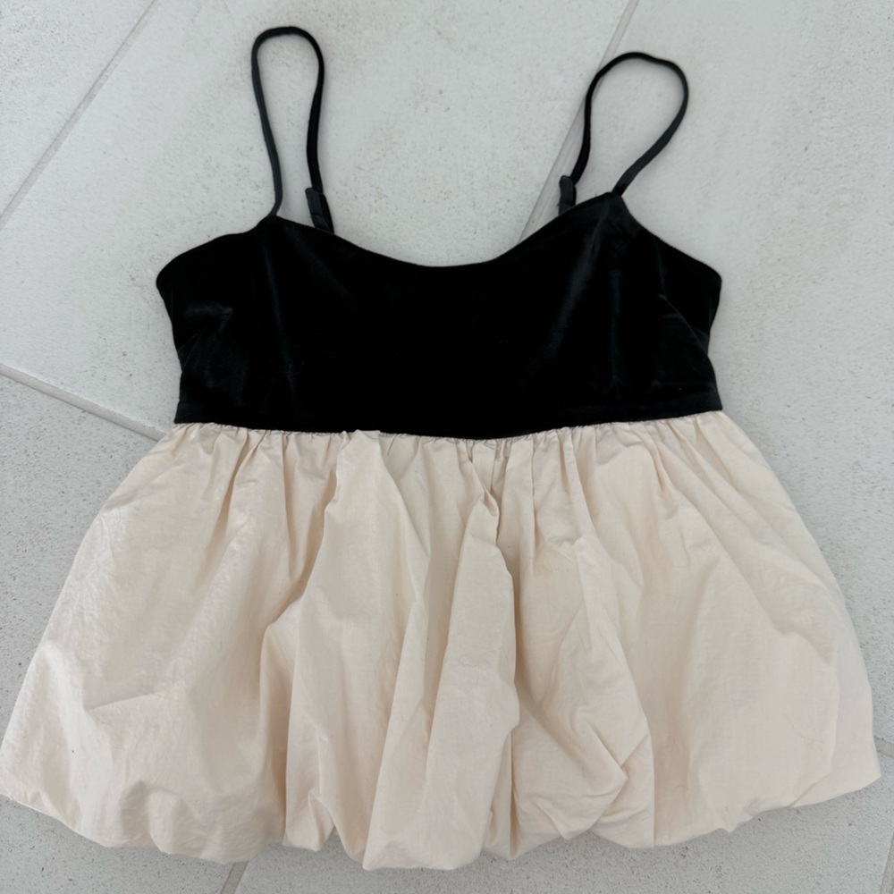 American Eagle Outfitters Black and Cream Two-Tone Tank